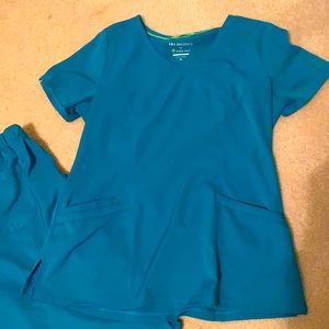 Women’s Healing Hands Scrubs